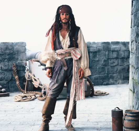 Fantasia de pirata masculino: Modelos para arrasar nas festas!